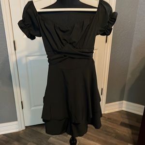 Cute black romper!